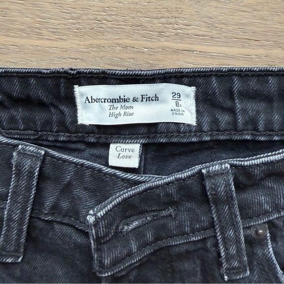 Abercrombie & Fitch The Mom High Rise Curve Love Jeans - Picture 6 of 8